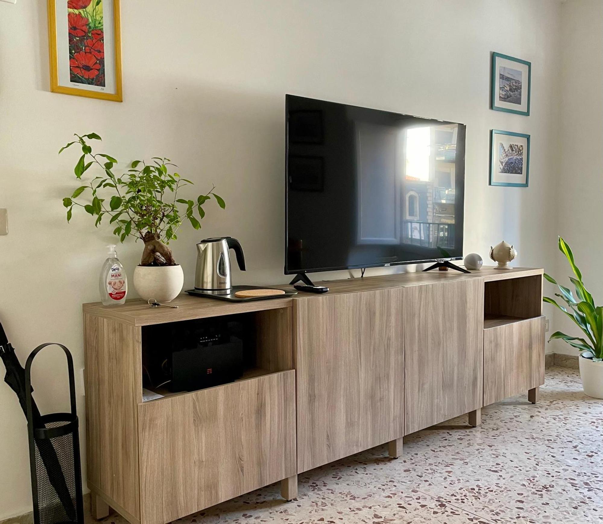 Lorenzo'S House Catania City Centre - Comfortable Large Apartment With 2 Bedrooms And 2 Baths, Close To Trains, Metro And Bus Station Kültér fotó