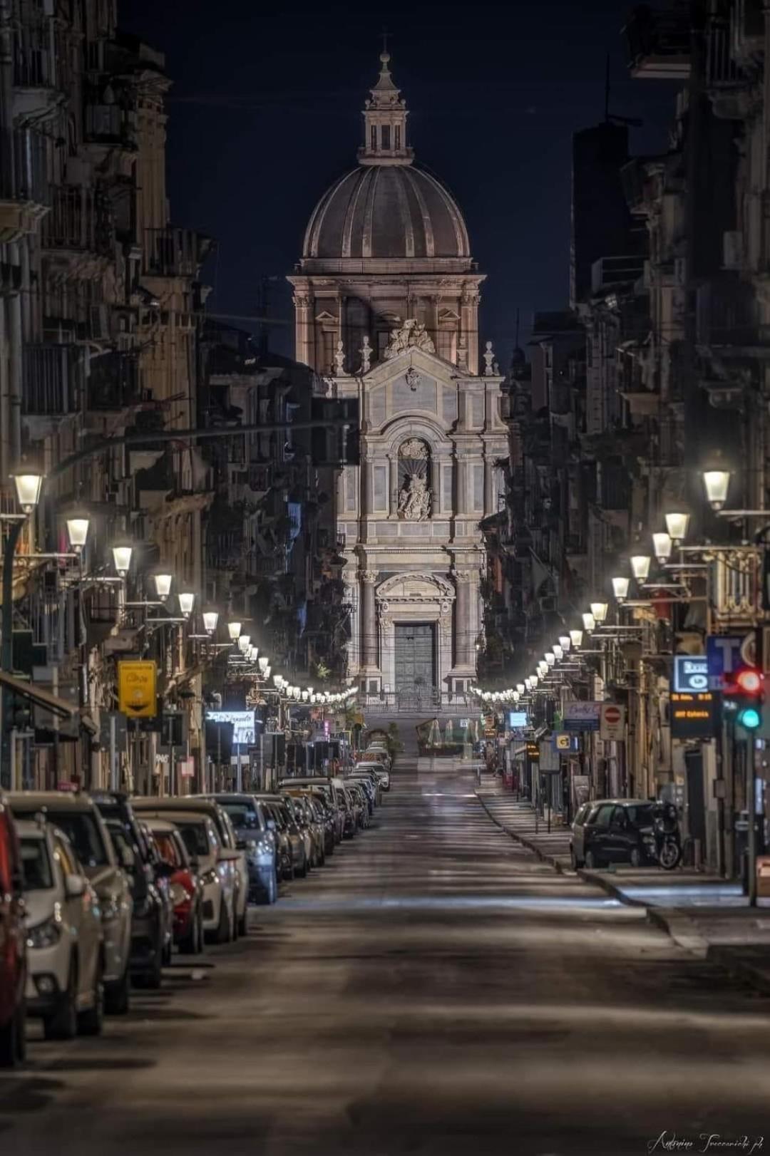 Lorenzo'S House Catania City Centre - Comfortable Large Apartment With 2 Bedrooms And 2 Baths, Close To Trains, Metro And Bus Station Kültér fotó