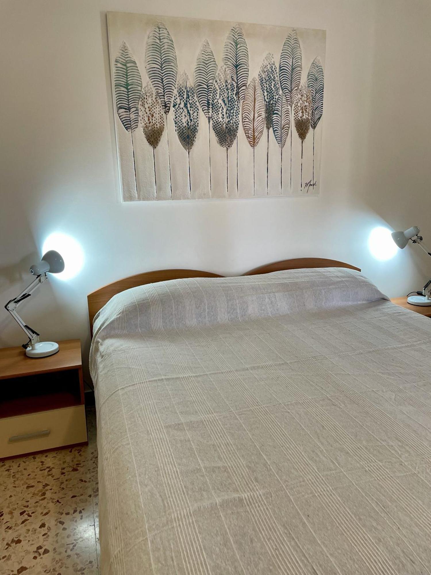 Lorenzo'S House Catania City Centre - Comfortable Large Apartment With 2 Bedrooms And 2 Baths, Close To Trains, Metro And Bus Station Kültér fotó